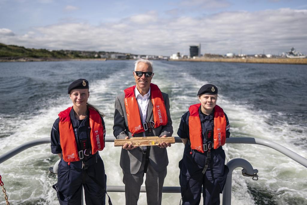 PS PORT VISIT 014